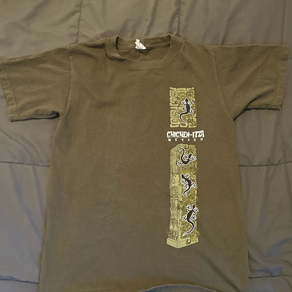 Green men’s small t shirt with lizards - Picture 4 of 4